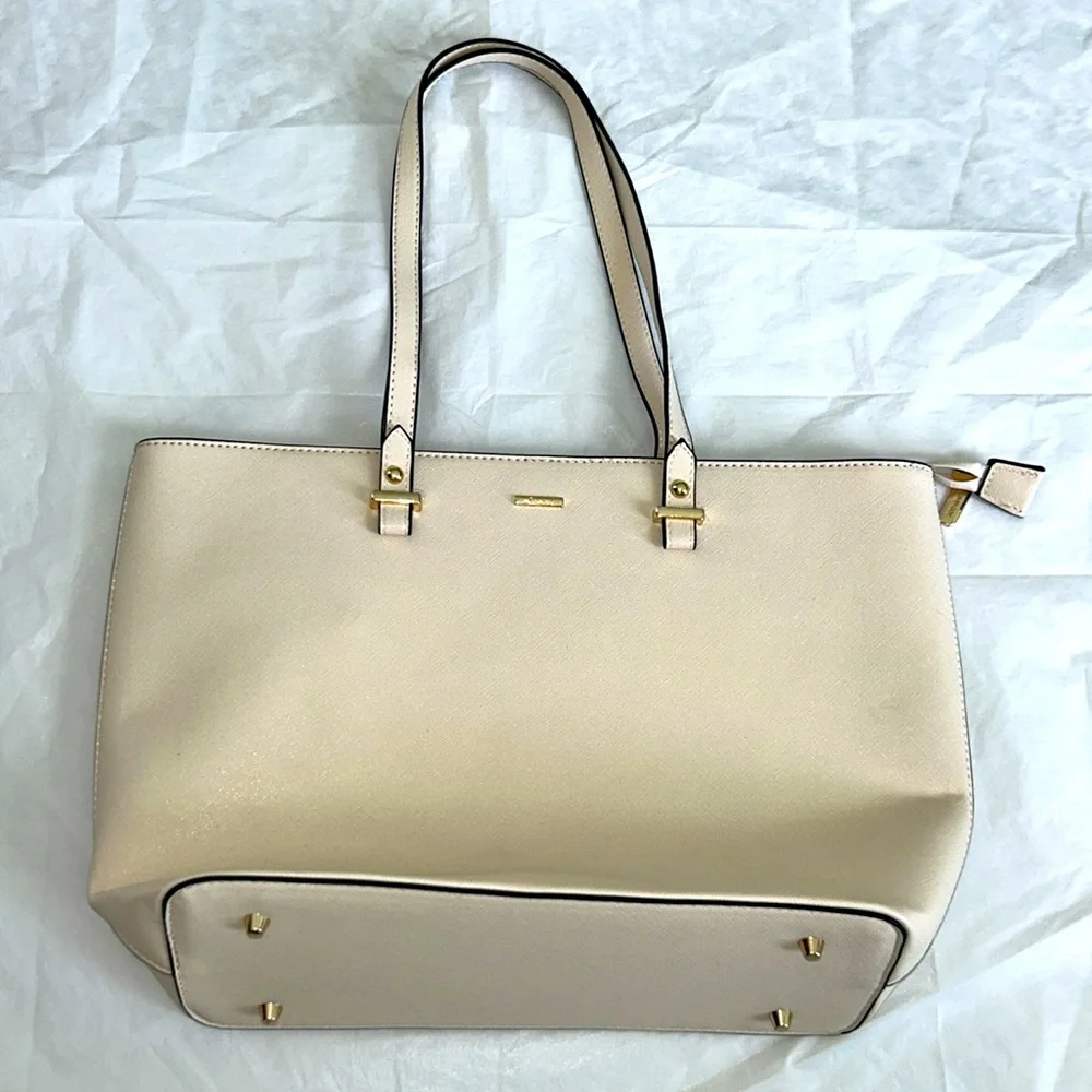 LIKE NEW Lovevook Classic Shoulder Tote Laptop Bag